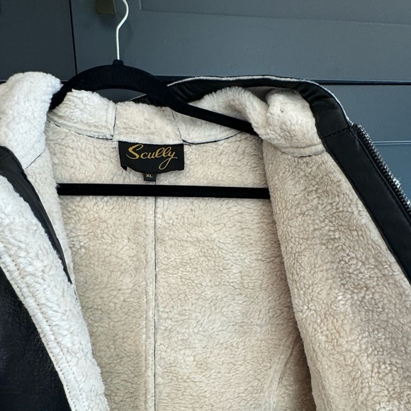 Leather and sheepskin jacket - Picture 8 of 9